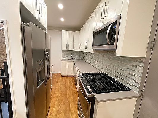 1st image of 21-24 Newtown Ave #B2