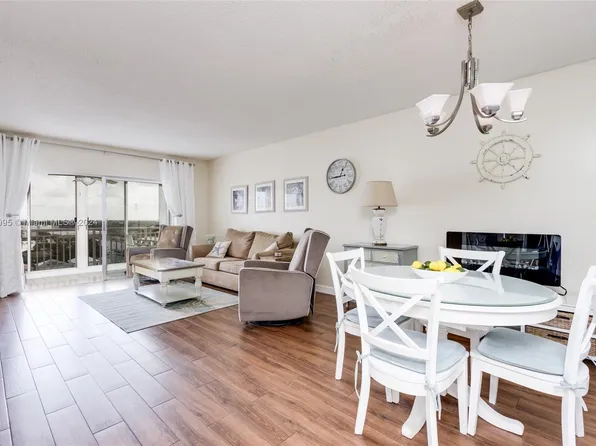 (undisclosed Address), Hollywood, FL 33021
