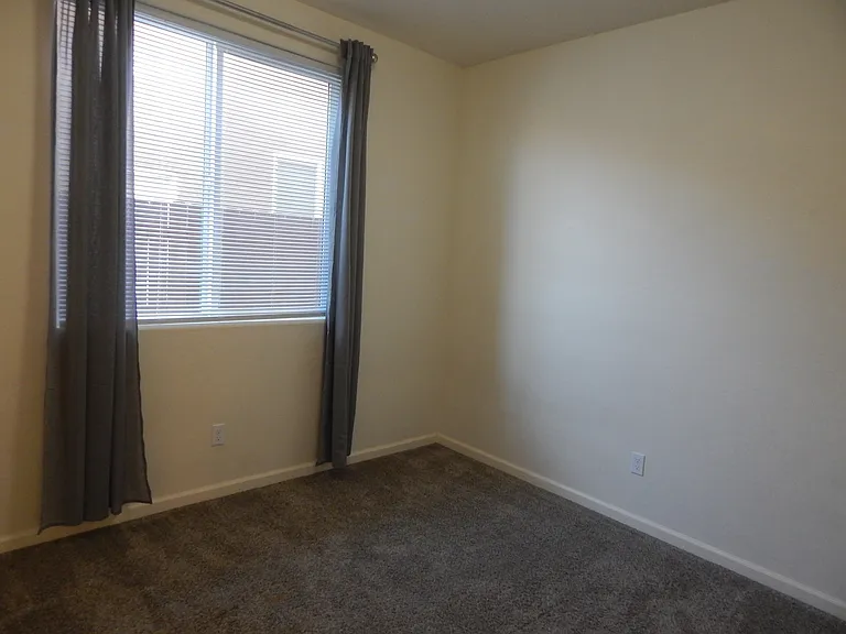 4613 W Payson Ct — Photo 16