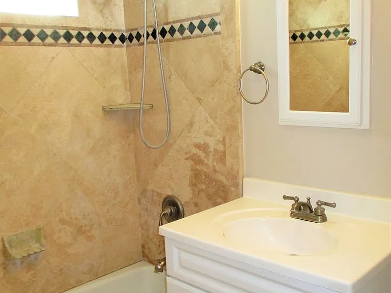 107 La Ronda — Photo 9
