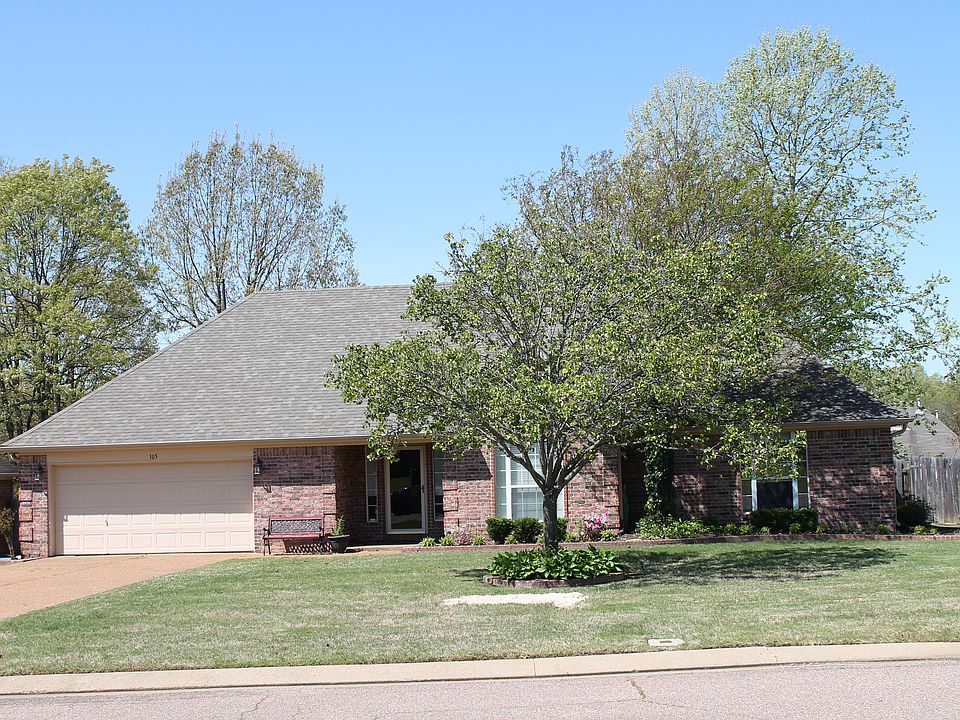 1st image of 105 Oakland Woods Cv