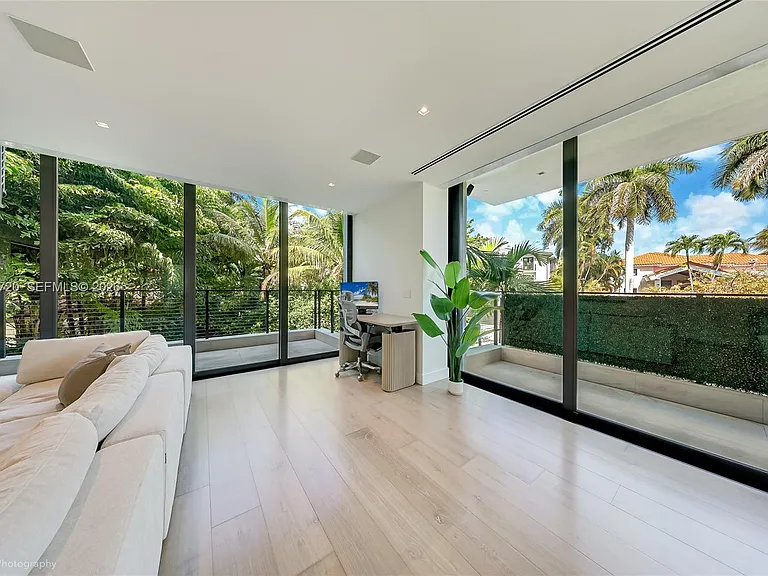 420 N Hibiscus Dr — Photo 11