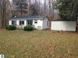 5369 Sylvan Point Rd, Honor, MI 49640