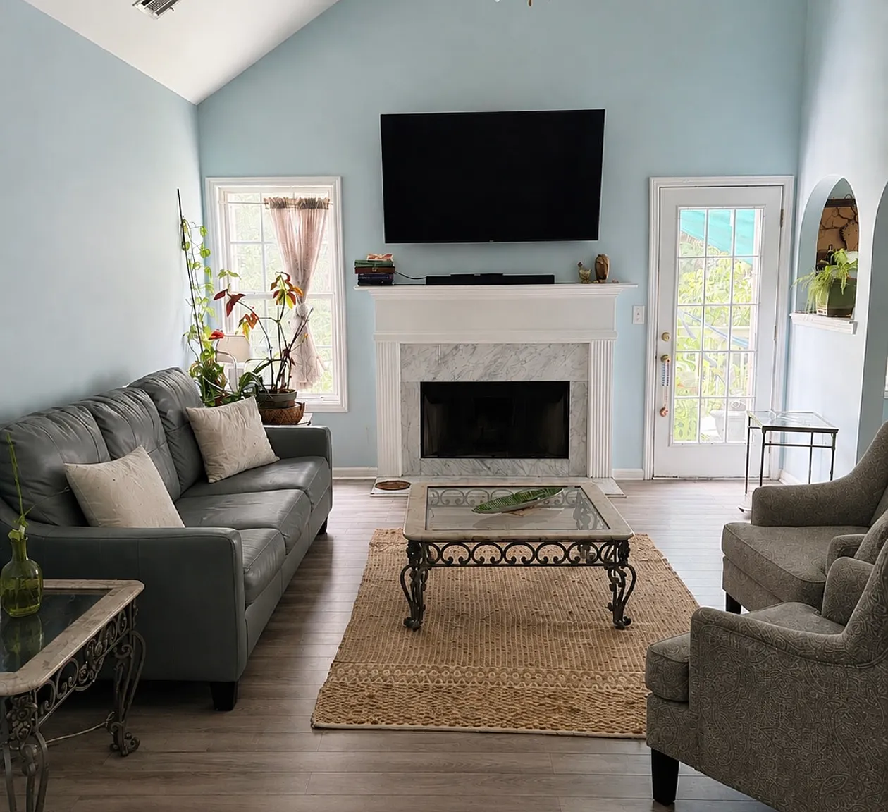 4 bed, 2700 sqft, $2,900 — Photo 4