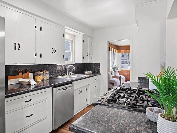 3rd image of 246 Elm Ave
