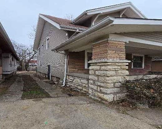 3rd image of 3327 Bales Ave