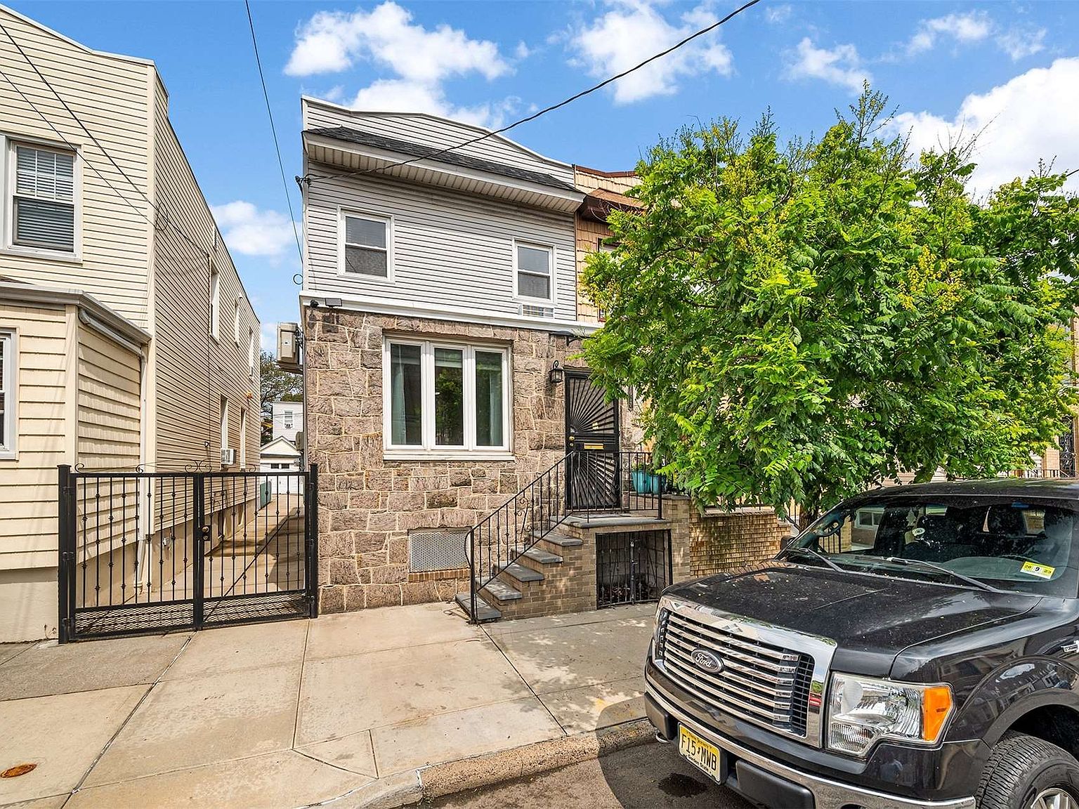 7017 69th Place, Glendale, NY 11385 Zillow