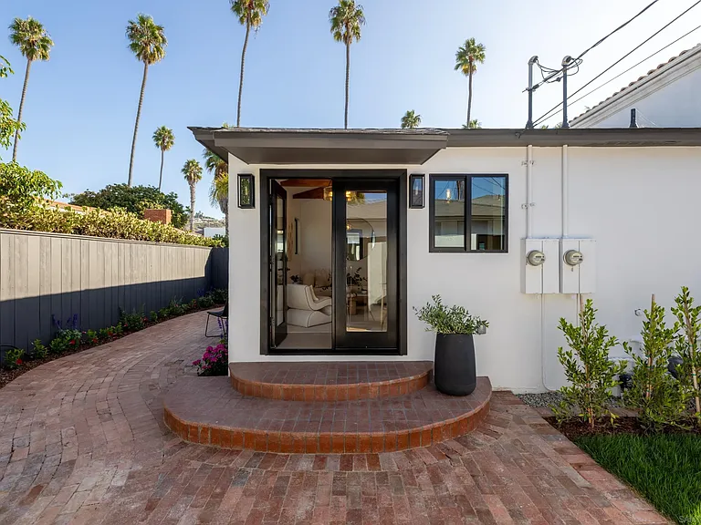 434 Bonair St — Photo 13