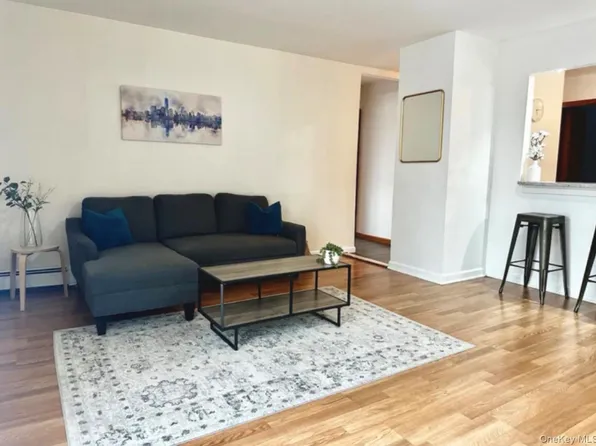 9212 25th Ave, East Elmhurst, NY 11369