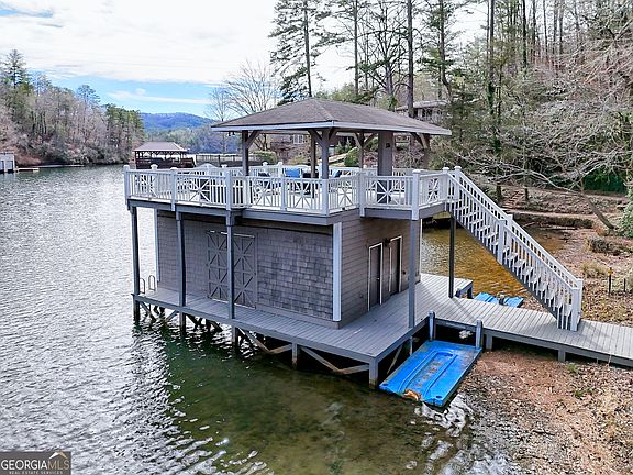 3rd image of 336 Fulton Rd