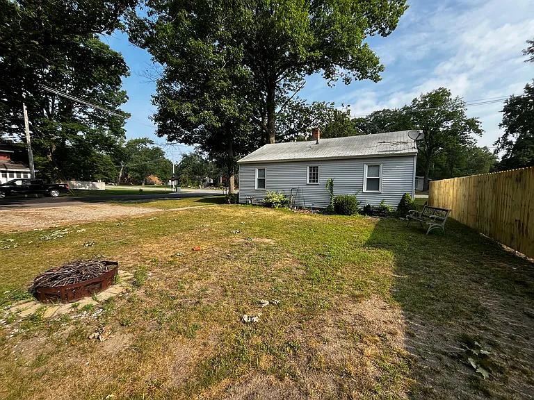 418 W Lakewood Blvd — Photo 16