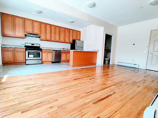 4th image of 28-40 38th St #1