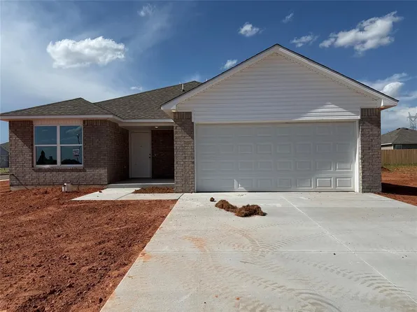 1205 E Stallion Ln, Mustang, OK 73064