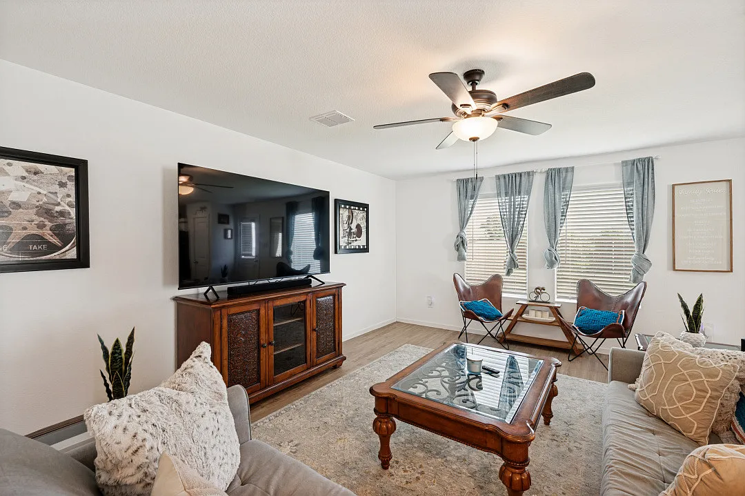 4 bed, 1683 sqft, $2,700 — Photo 4