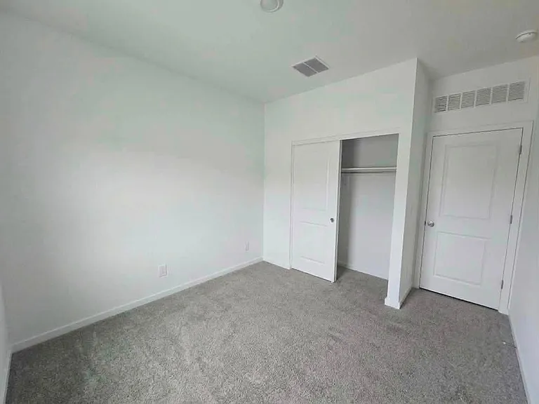 17691 W Ford St — Photo 2