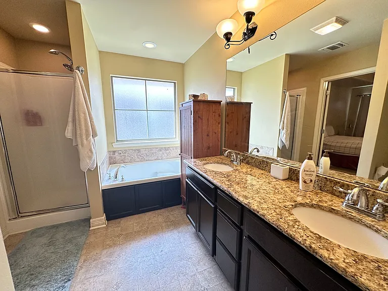 3825 Pickering Pass — Photo 11