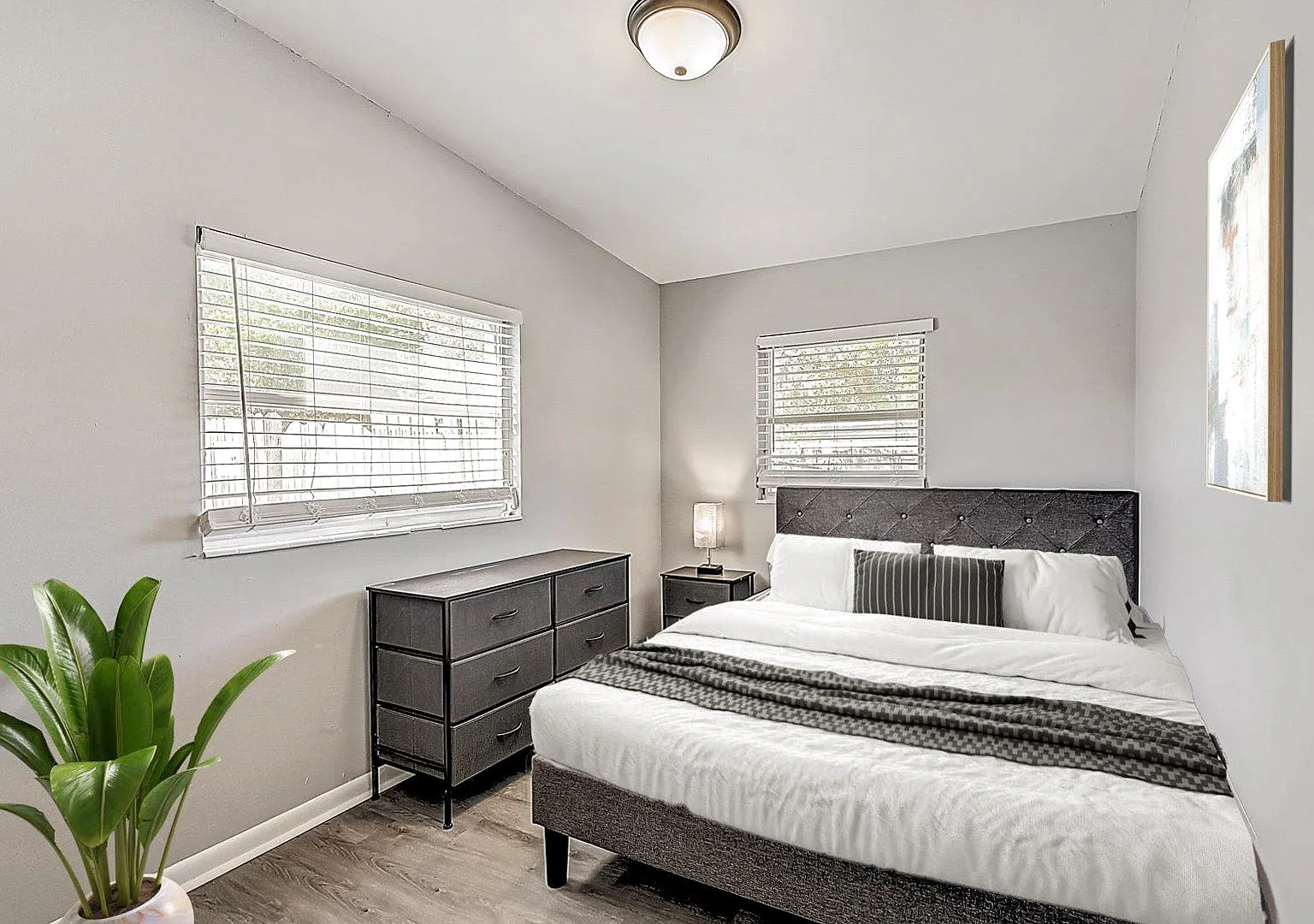 4 bed, 2.5 bath, 2028 sqft, $693 — Photo 1