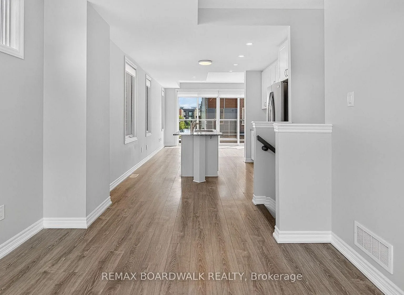 3 bed, $3,000 — Photo 4
