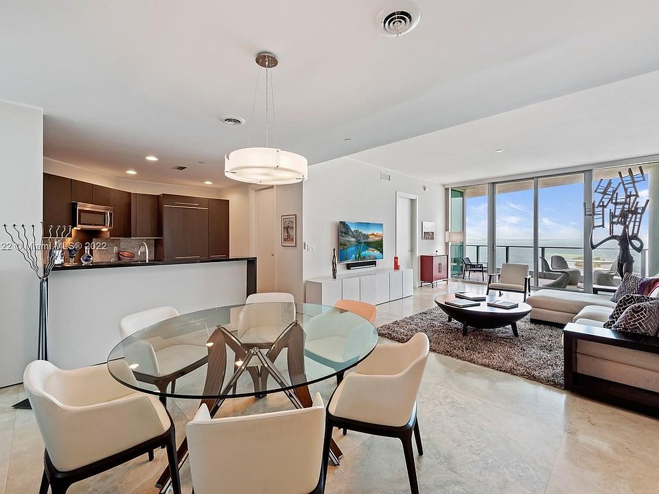 1st image of 2627 Bayshore Dr #2406