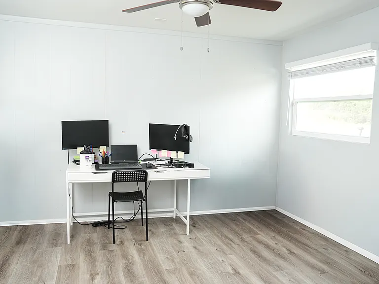 821 Barber St — Photo 11