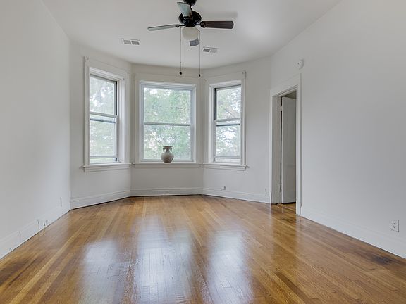 4th image of 2027 N Albany Ave #3