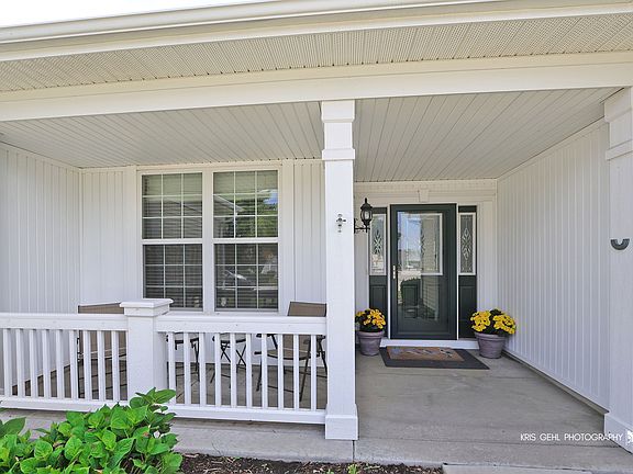 2nd image of 3569 Canton Cir