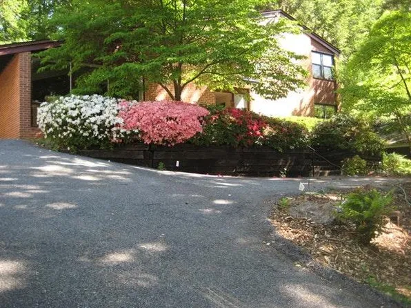 2130 Western Run Dr, Baltimore, MD 21209