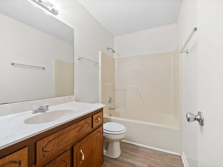 Baltimore Drive - 1731 — Photo 17