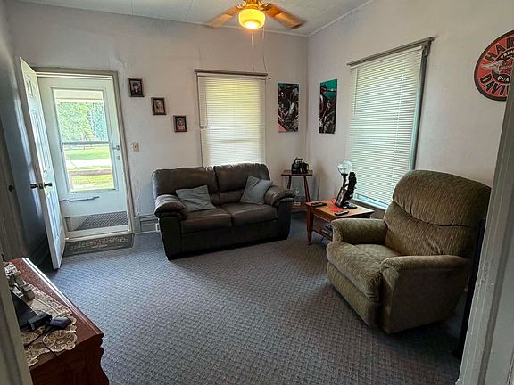 5th image of 24996 Maple St