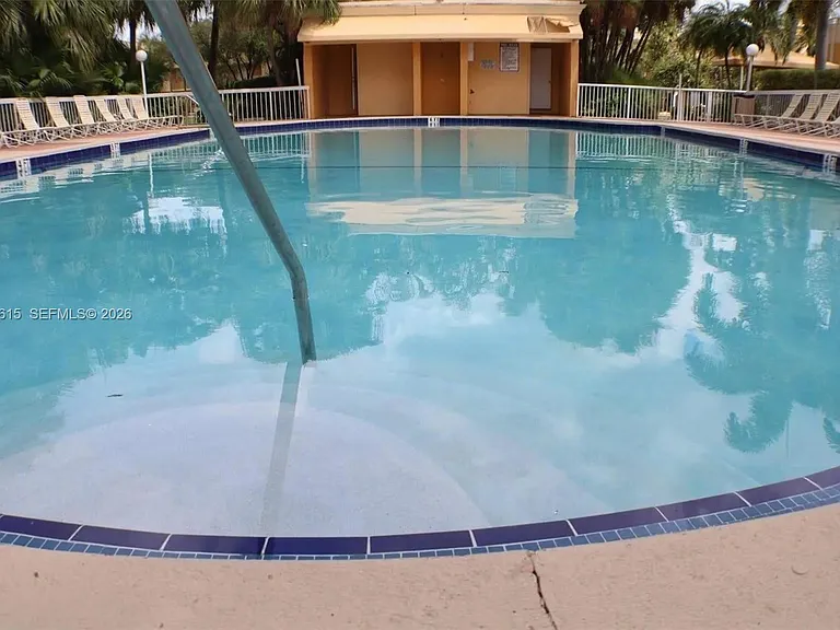 9351 Fontainebleau Blvd #B409 — Photo 14