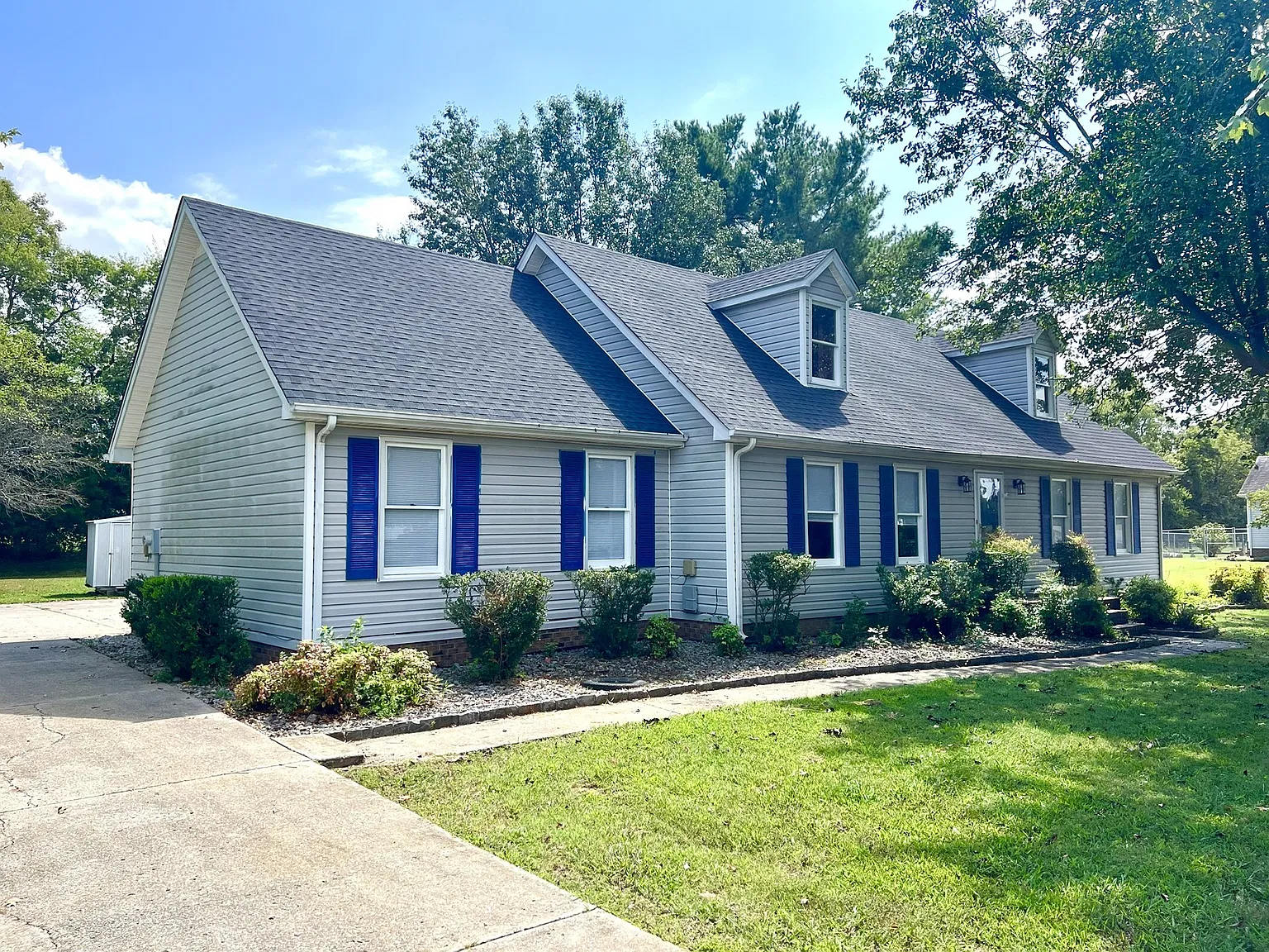 3 bed, 2.0 bath, 1350 sqft, $1,995 — Photo 3