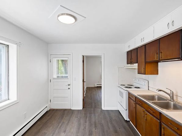 412 & 418 N Clinton St #CB99E5286