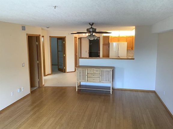 4th image of 4805 W 45th St #225