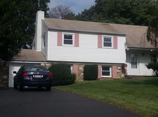 374 Sweetbriar Dr, Warminster, PA 18974