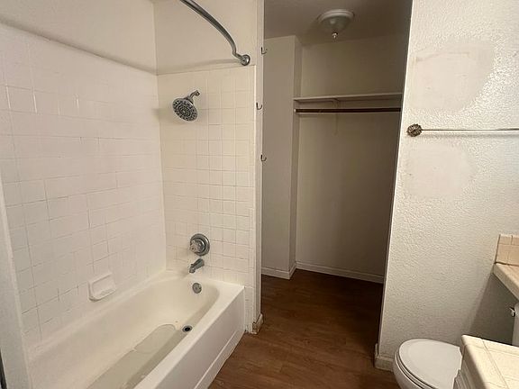 5th image of 4701 Beechwood St APT 72