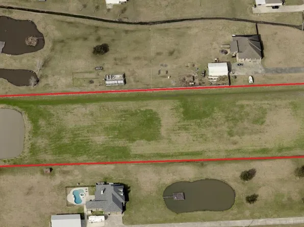 517 Mardi Gras Rd, Carencro, LA 70520