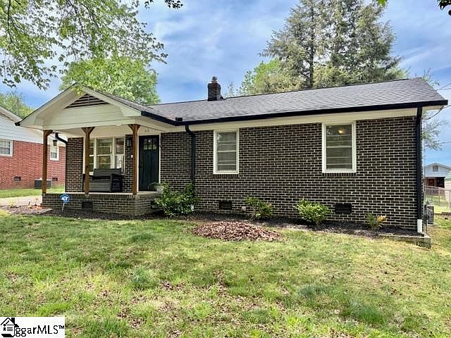 1st image of 515 Ridgewood Dr
