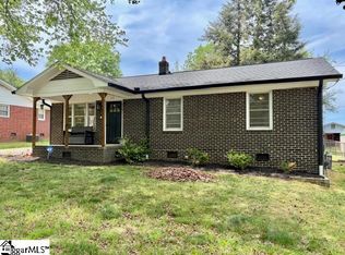 515 Ridgewood Dr, Greer, SC 29651