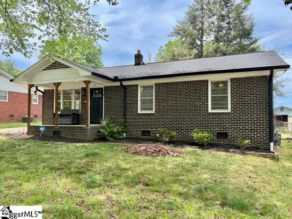 515 Ridgewood Dr, Greer, SC 29651