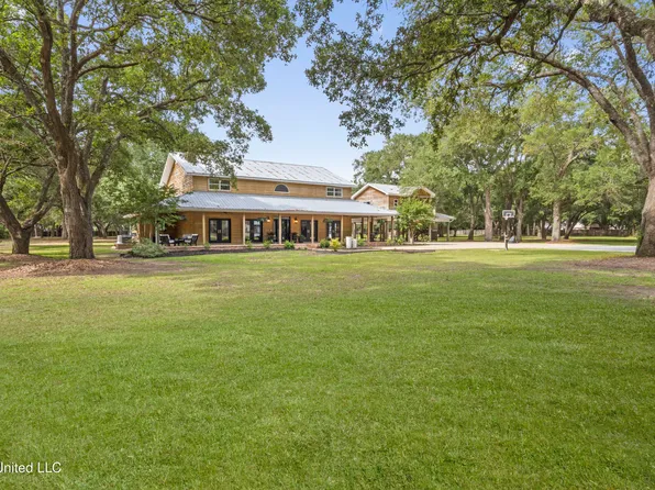1625 Noble Rd, Ocean Springs, MS 39564