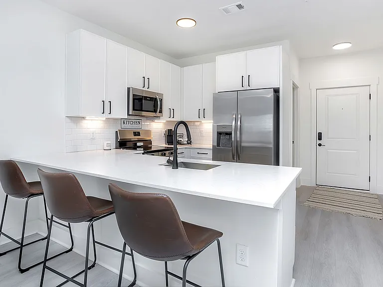 Joy Park Luxury Apartments — Photo 31