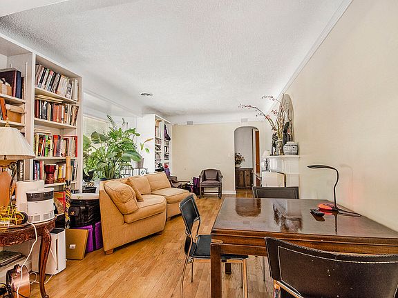 5th image of 18050 Delaware St