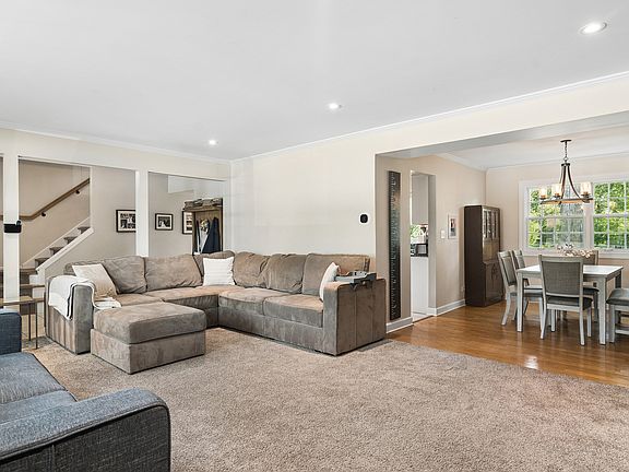 5th image of 170 Pebble Creek Dr