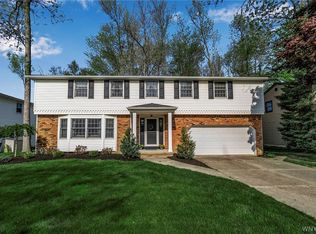 38 Heritage Rd W, Williamsville, NY 14221