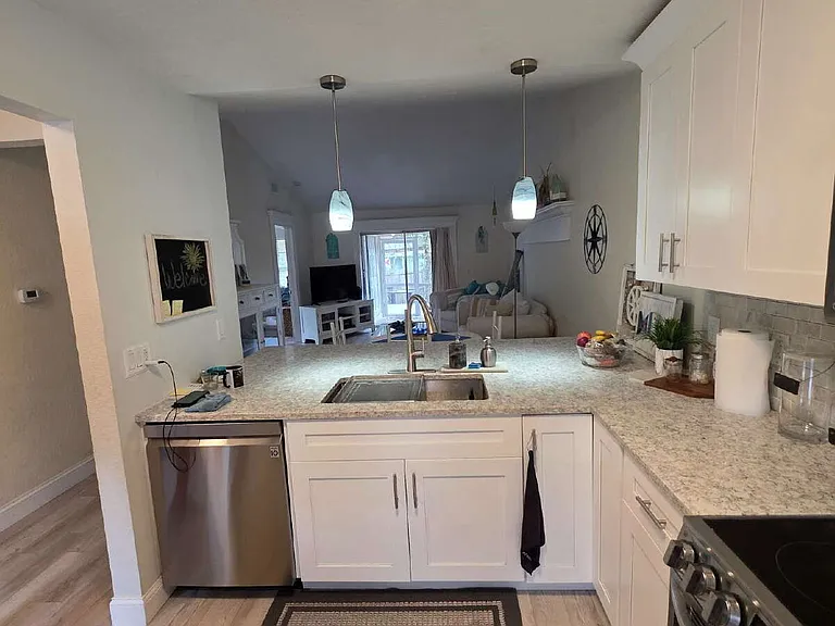 352 Plymouth St — Photo 6