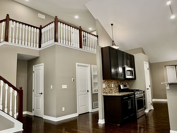3rd image of 8805 Emerald Hill Dr