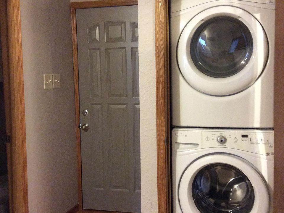 2nd image of 1007 Nebraska St