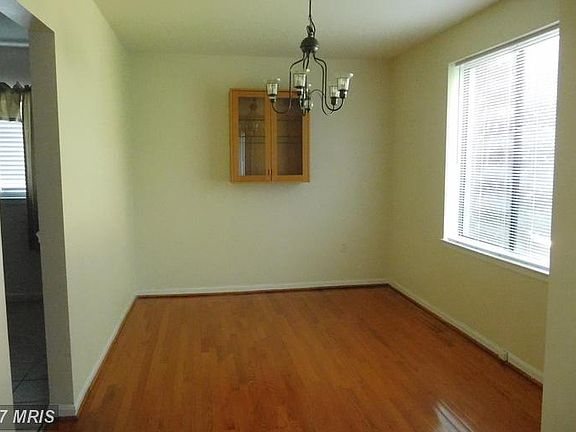 4th image of 9713 Kings Crown Ct APT 001