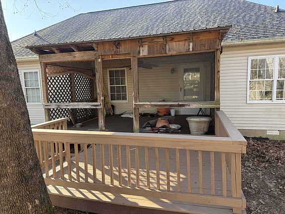 4th image of 128 Fieldstone Ln