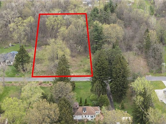 5th image of 165 Hazel Dr